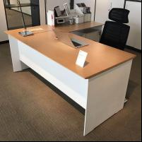 震旦辦公桌主桌1600x800x740 側(cè)桌 977x600x960自然橡木色.png